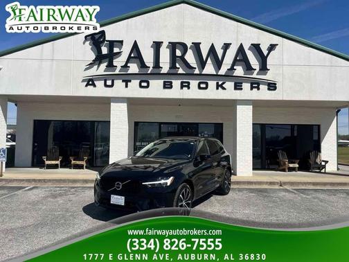 2023 Volvo XC60 B5 Plus Dark Theme