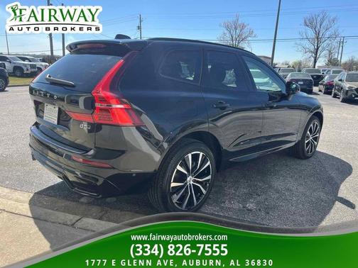 2023 Volvo XC60 B5 Plus Dark Theme