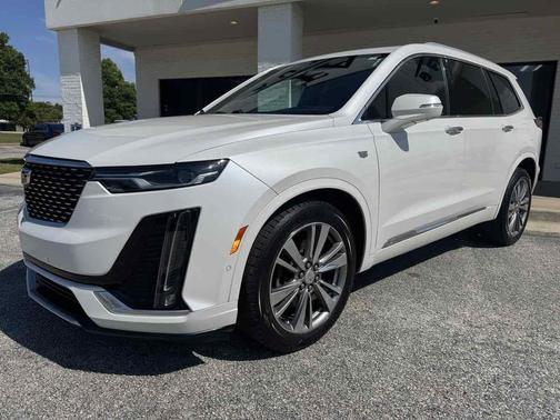 Crystal White Tricoat 2020 Cadillac XT6 Premium Luxury FWD