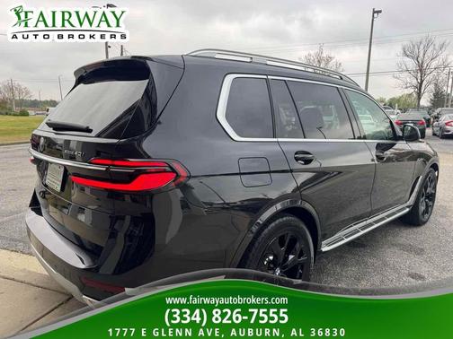 Black Sapphire Metallic 2025 BMW X7 xDrive40i