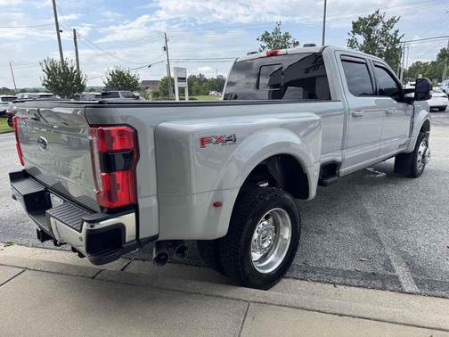 Avalanche 2026 Ford F-450 Lariat