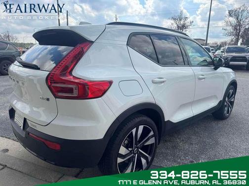 2024 Volvo XC40 B5 Plus Dark Theme