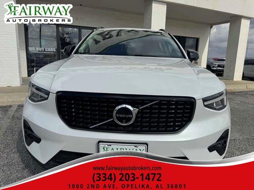 Crystal White Metallic 2024 Volvo XC40 B5 Plus Dark Theme