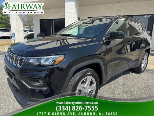 Diamond Black Crystal Pearlcoat 2023 Jeep Compass Latitude
