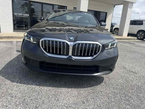 Dark Graphite Metallic 2024 BMW 530 i
