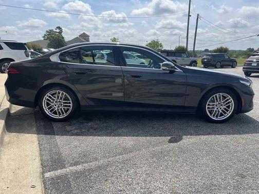 Dark Graphite Metallic 2024 BMW 530 i