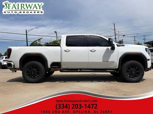 Summit White 2024 GMC Sierra 2500 AT4