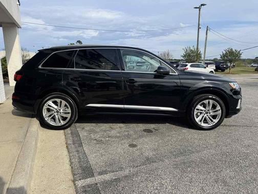 2023 Audi Q7 55 Premium Plus