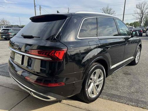 2023 Audi Q7 55 Premium Plus