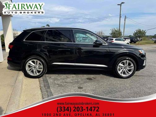 Mythos Black Metallic 2023 Audi Q7 55 Premium Plus