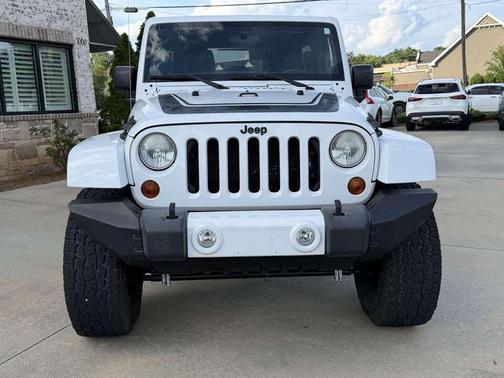 Bright White Clearcoat 2012 Jeep Wrangler Unlimited Altitude