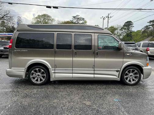 Photo 4 of 48 of 2016 GMC Savana 2500 Work Van
