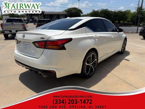 Pearl White Tricoat 2024 Nissan Altima SR FWD