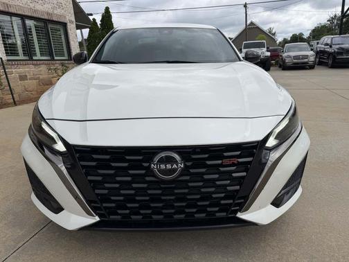 Pearl White Tricoat 2024 Nissan Altima SR FWD