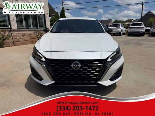 Pearl White Tricoat 2024 Nissan Altima SR FWD