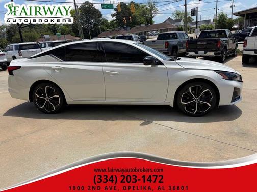 Pearl White Tricoat 2024 Nissan Altima SR FWD