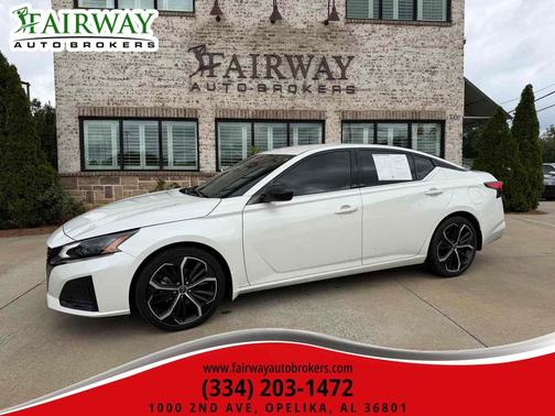 Pearl White Tricoat 2024 Nissan Altima SR FWD