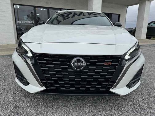 Pearl White Tricoat 2024 Nissan Altima SR FWD