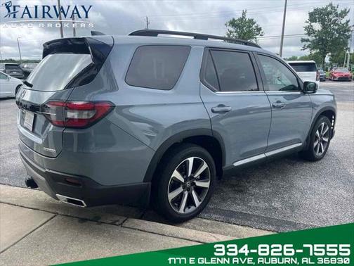 2025 Honda Pilot Touring 8-Passenger