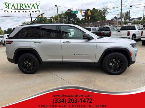 Silver Zynith 2025 Jeep Grand Cherokee Altitude