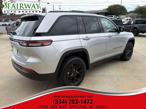 Silver Zynith 2025 Jeep Grand Cherokee Altitude