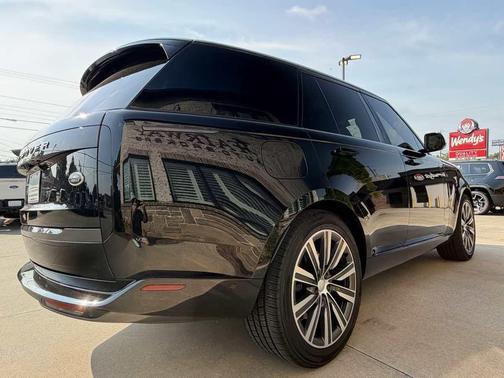 Santorini Black Metallic 2023 Land Rover Range Rover P530 SE