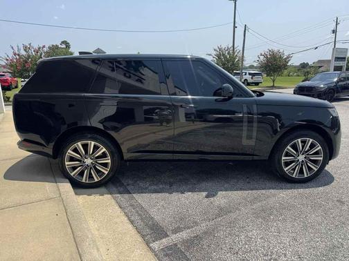 Santorini Black Metallic 2023 Land Rover Range Rover P530 SE