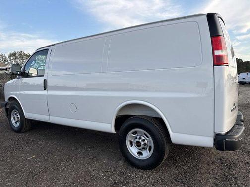 2026 GMC Savana 2500 Work Van