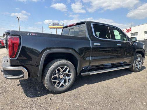 Onyx Black 2026 GMC Sierra 1500 SLT