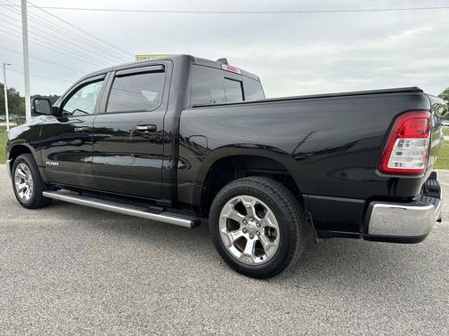 Diamond Black Crystal Pearlcoat 2019 RAM 1500 Big Horn