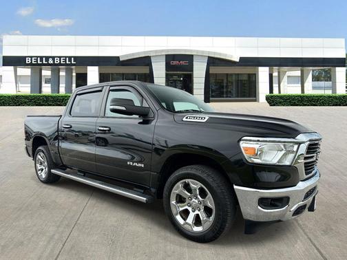 Diamond Black Crystal Pearlcoat 2019 RAM 1500 Big Horn