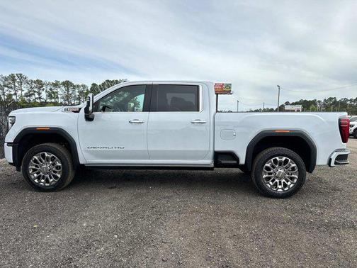 Glacier White Tricoat 2026 GMC Sierra 2500 Denali