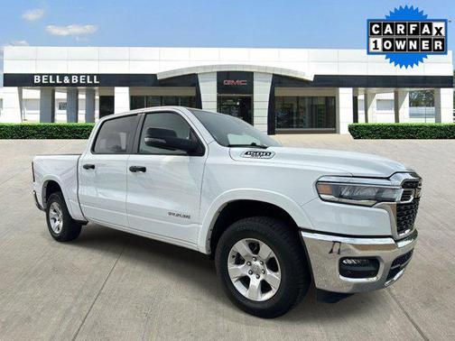 Bright White Clearcoat 2025 RAM 1500 Big Horn/Lone Star