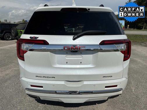 2023 GMC Acadia Denali