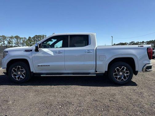 Glacier White Tricoat 2026 GMC Sierra 1500 SLT
