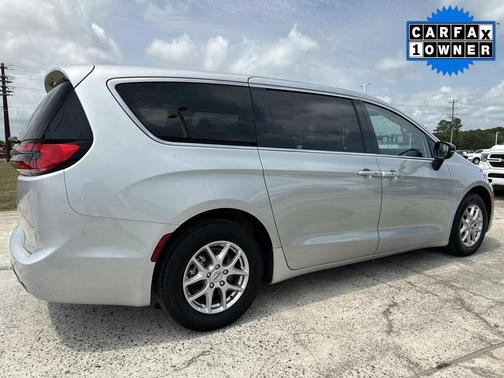 Silver Mist Clearcoat 2024 Chrysler Pacifica Touring L