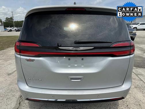 Silver Mist Clearcoat 2024 Chrysler Pacifica Touring L
