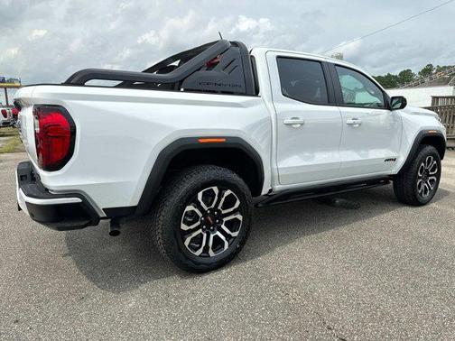 2025 GMC Canyon AT4