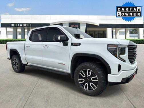 Summit White 2024 GMC Sierra 1500 AT4
