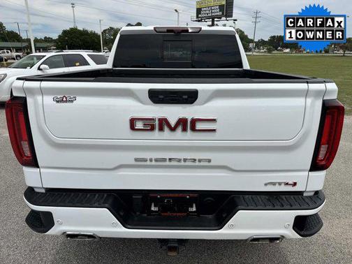 Summit White 2024 GMC Sierra 1500 AT4