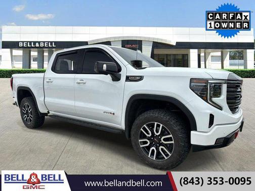 Summit White 2024 GMC Sierra 1500 AT4