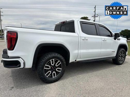 Summit White 2024 GMC Sierra 1500 AT4