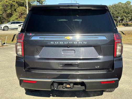 2023 Chevrolet Suburban LT