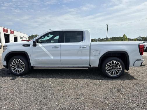 Glacier White Tricoat 2026 GMC Sierra 1500 Denali Ultimate
