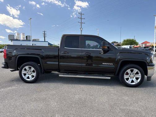 Deep Mahogany Metallic 2018 GMC Sierra 1500 SLE