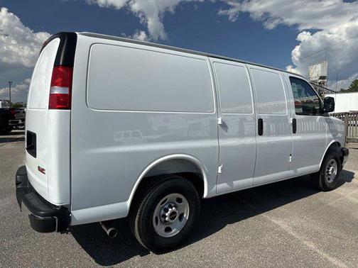 2025 GMC Savana 2500 Work Van