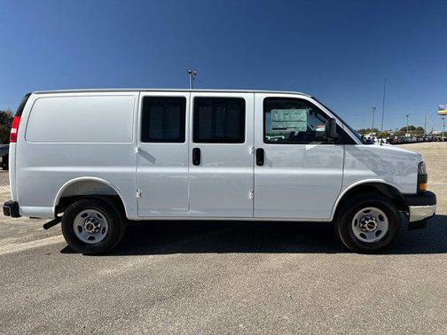 2025 GMC Savana 2500 Work Van
