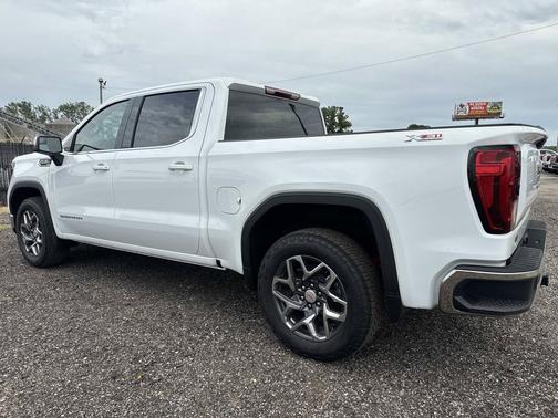 Summit White 2026 GMC Sierra 1500 SLE