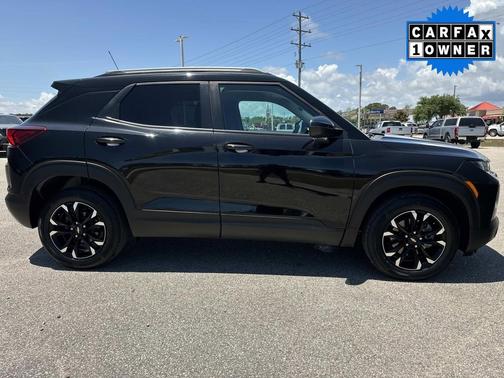 Mosaic Black Metallic 2023 Chevrolet Trailblazer LT