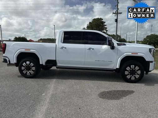 Summit White 2025 GMC Sierra 2500 Denali